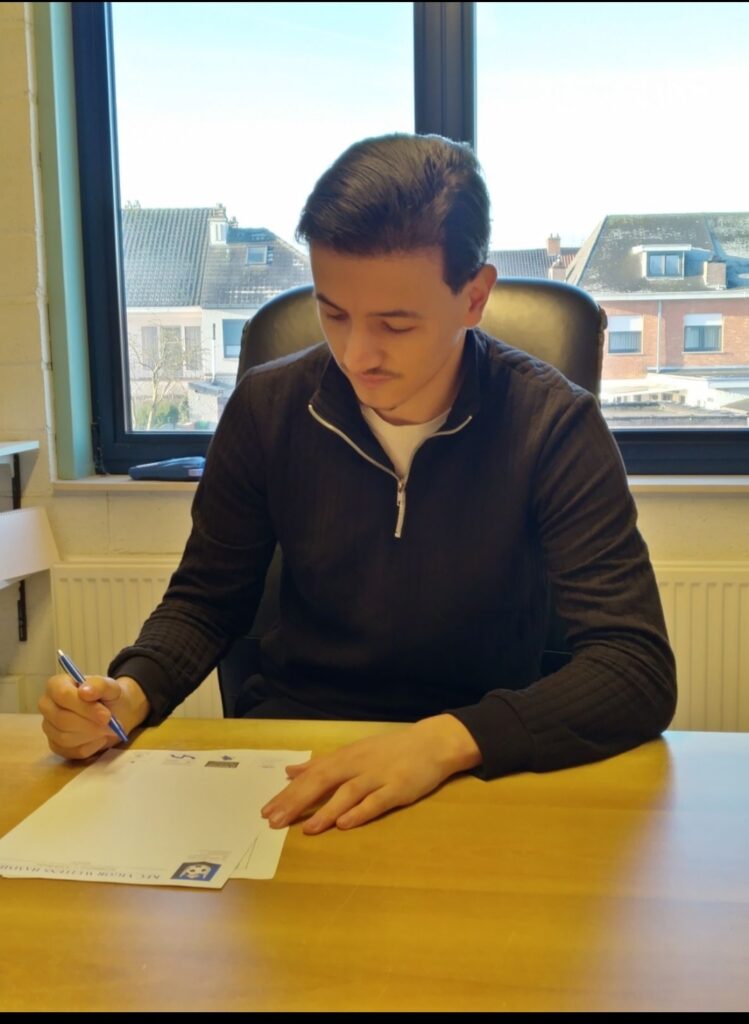 Oualid verlengt zijn contract